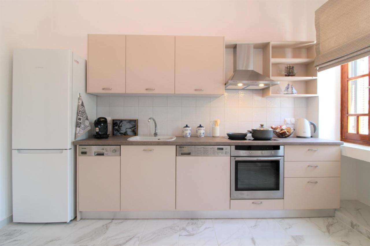 Plaka Philoxenia Apartments מראה חיצוני תמונה
